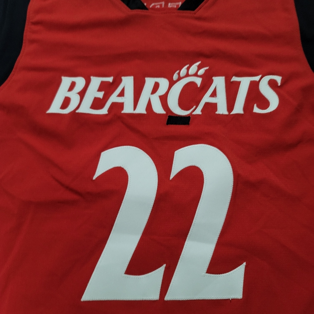 University of Cincinnati Bearcats basketball jersey. 🏀 - Picture 4 of 5